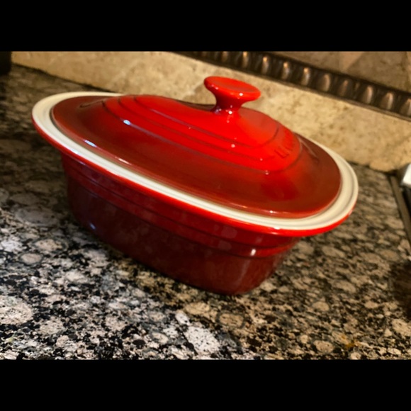 Le Creuset Heart Shaped Stoneware 2.5 Quart - Picture 4 of 5